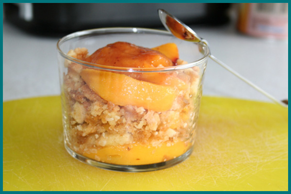 ESSENTIEL mes courses - Crumble de pêches et brugnons